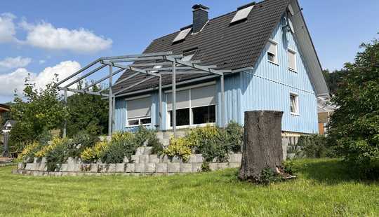 Bild von **Einfamilienwohnhaus in Feldrandlage mit herrlichem Fernblick auf großem Grundstück**