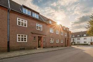 Repräsentative Altbauvilla in Oberkasseler Toplage – großzügig und vielseitig nutzbar – Die vollständige Adresse der Immobilie erhältst du vom Anbieter., 40545 Oberkassel, Düsseldorf – Vorschaubild 2