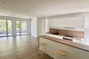 exklusive 2-Zimmer Wohnung mit Einbauküche, Balkon und Fußbodenheizung – Nelkenstraße 30, 42283 Wuppertal – Vorschaubild 1