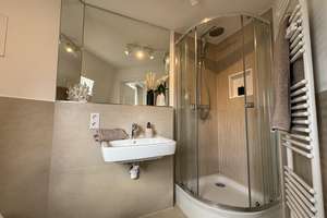 Vollmöblierte 2,5-Zimmer-Maisonette mit Tageslichtbad & Kellerraum - Neubau 2024 in Köln Mülheim! – Bergisch Gladbacher Str. 135-137, 51065 Mülheim (Ortsteil), Köln – Vorschaubild 18