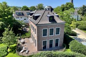 Luxuriöses Haus in Rheinnähe mit 24/7 Security, Gym und Golfsimulator