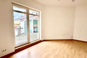 Großzügiges 4-Zi.-Dachgeschoss-Juwel mit großer Terrasse im Herzen von Lichterfelde-West – Die vollständige Adresse der Immobilie erhältst du vom Anbieter., 12205 Lichterfelde, Berlin – Vorschaubild 5