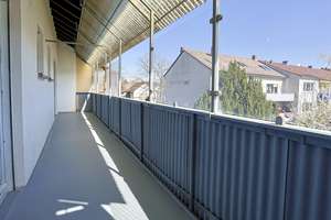 14qm Balkon, saniert mit Dusche & Wanne am Sennteichplatz