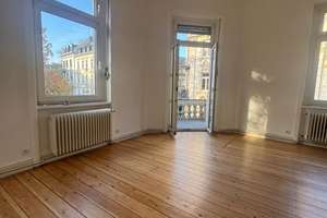 Helle 4-Zimmer-Wohnung im 2. OG mit Balkon in Wiesbaden-Mitte – Sedanplatz 7, 65183 Westend / Bleichstraße, Wiesbaden – Vorschaubild 1