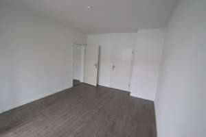 TOLLE 4 Zimmer mit Balkon in GRÜNER Lage! – Keplerstraße 67, 9117 Siegmar, Chemnitz – Vorschaubild 3