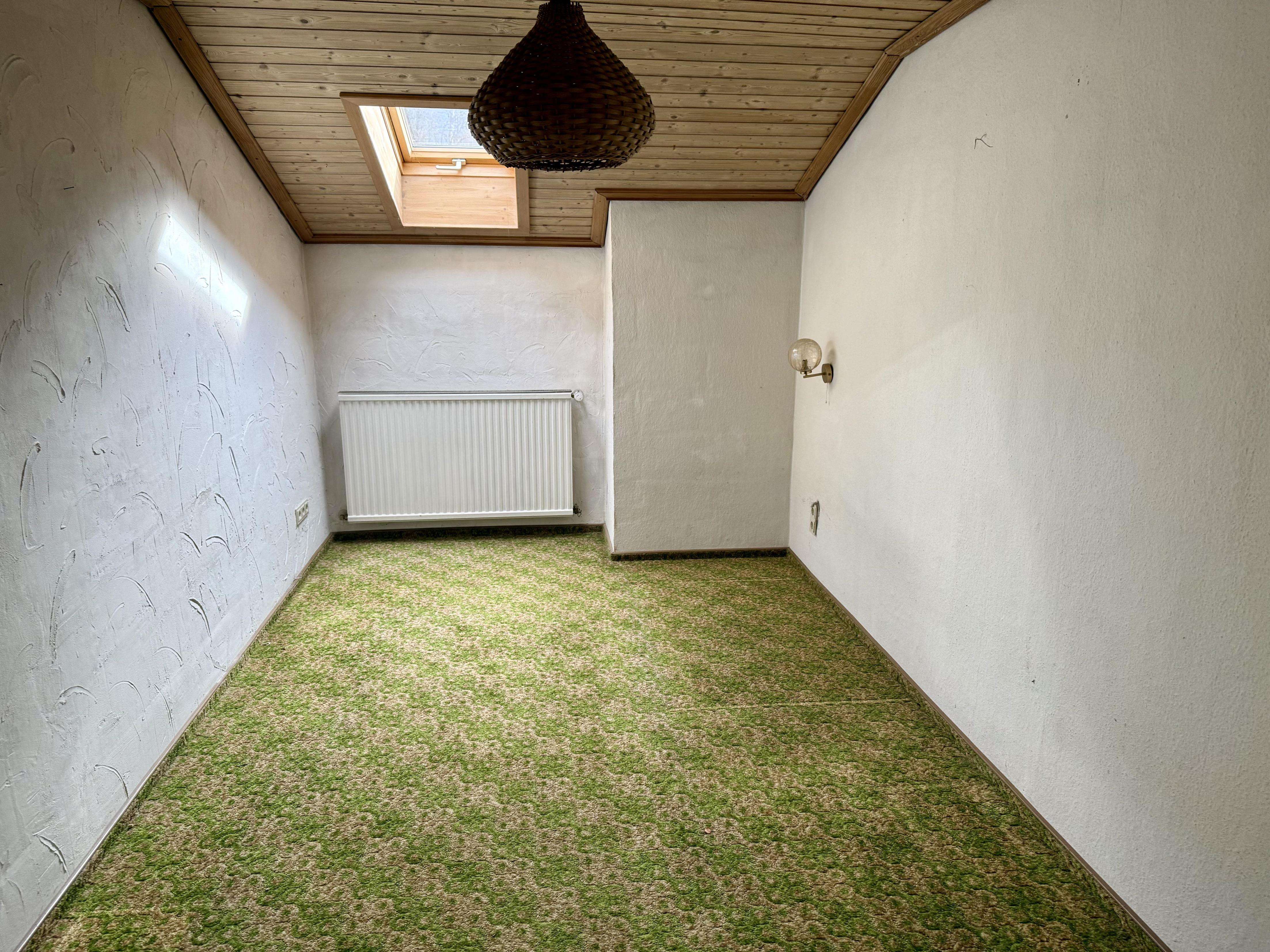 Immobilie in Grainau - Renovierungsbedürftiges Einfamilienhaus in sonniger Lage von Grainau - Bild 3