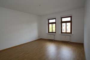 Großzügige, WG-geeignete Wohnung mit EBK...Bad mit Fenster...Laminat... – Müllerstraße 1, 9113 Chemnitz – Vorschaubild 2