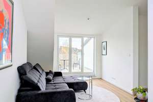 Traumhaftes 3-Zimmer Penthouse mit Dachterrasse, EBK & Stellplatz auf der Römerstraße | Kernsaniert