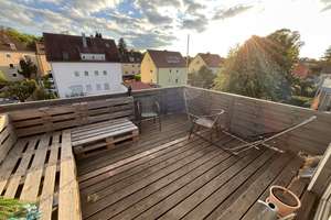 Rendite 4% ! Mehrfamilienhaus mit 4 Wohnungen und Balkonen, Dachterrasse in Regensburg Südost