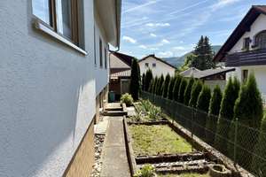 Großes Zweifamilienhaus mit Carport und Doppelgarage!  – Die vollständige Adresse der Immobilie erhältst du vom Anbieter., 73337 Bad Überkingen – Vorschaubild 3