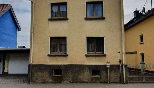 Bild von Solide Kapitalanlage mit Ausbaupotenzial – vermietetes Einfamilienhaus mit großer Scheun, Grundstück