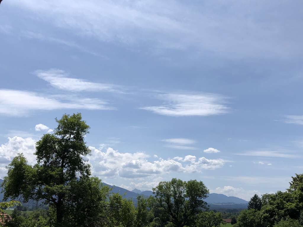 Immobilie in Uffing am Staffelsee - Zweifamilienhaus mit Bergblick und teilweise Seeblick - Bild 1