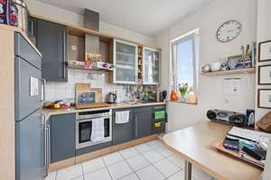 Lichtdurchflutete Penthouse Wohnung mit 2 Terrassen + Tiefgaragenstellplatz – Die vollständige Adresse der Immobilie erhältst du vom Anbieter., 51103 Kalk (Ortsteil), Köln – Vorschaubild 2