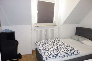 KOMFORT WOHNUNG IN URDENBACH HELL UND RUHIG KOMPLETT LAMINAT WANNENBAD 2 ZIMMER / 3. ETAGE (DG) – Gänsestraße 38, 40593 Urdenbach, Düsseldorf – Vorschaubild 5