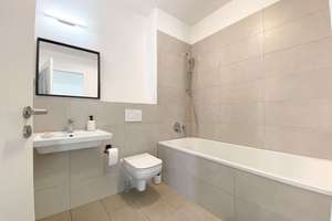 Komfort trifft Design – Barrierefreie Eigentumswohnung mit Aufzug – Die vollständige Adresse der Immobilie erhältst du vom Anbieter., 10245 Friedrichshain, Berlin – Vorschaubild 5