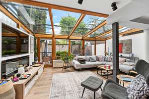 Modernisiertes Quattrohaus mit sehr großem Süd-Garten - ideal für Paare oder Familien mit Kindern – Die vollständige Adresse der Immobilie erhältst du vom Anbieter., 81249 Lochhausen, München – Vorschaubild 1