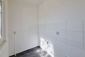 ** WBS erforderlich ** - AB SOFORT - Gemütliche 1-Zimmer-Wohnung in Dresden! – Wilhelm-Lachnit-Straße 9, 1219 Strehlen, Dresden – Vorschaubild 2