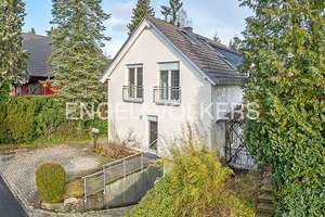 Großzügiges Haus mit schöner Dachterrasse und vielseitigen Möglichkeiten – Die vollständige Adresse der Immobilie erhältst du vom Anbieter., 61440 Oberursel (Taunus) – Vorschaubild 1