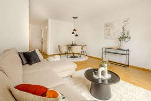 Kompates Stadthaus mit klarer Struktur | 5 Zimmer | ca. 137 m² | Ost-Terrasse – Lüdersworth 33, 30539 Bemerode, Hannover – Vorschaubild 3