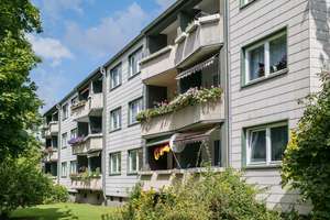 Gepflegte 3-Zimmer-Erdgeschosswohnung mit Loggia und Blick ins Grüne – Wohltbergstr. 3, 38440 Wohltberg, Wolfsburg – Vorschaubild 1