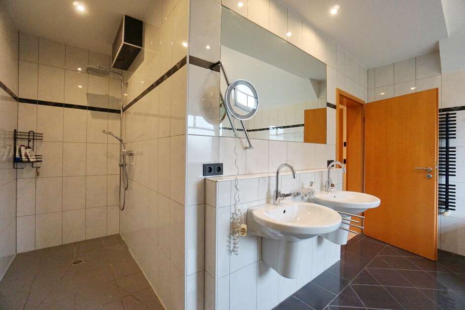 Immobilie in Kerken - Kerken-Nieukerk: Geschmackvolles, freistehendes Einfamilienhaus mit Bürofläche und separatem Ein - Bild 9