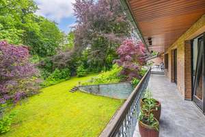 Repräsentativer Bungalow mit Privatzufahrt und außergewöhnlichem Raumangebot