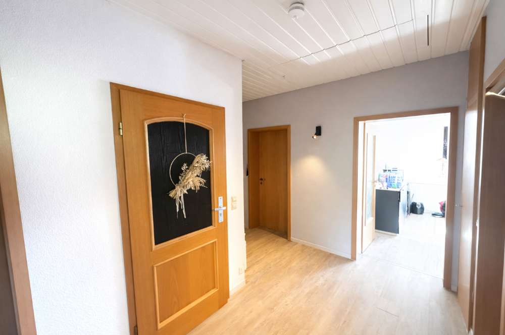 Immobilie in Kirchardt - GLOBAL INVEST | Großzügiges Zweifamilienhaus mit 220m² Wohnfläche und 1.000m² großem Garten - Bild 5