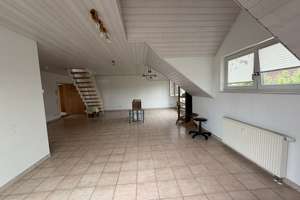 Charmante 3-Zimmer-Maisonettewohnung mit Balkon und Weitblick in Reutlingen-Altenburg – Die vollständige Adresse der Immobilie erhältst du vom Anbieter., 72768 Altenburg, Reutlingen – Vorschaubild 3
