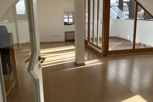 Hochwertige 3-Zimmer-Maisonette mit Loggia, Schwedenofen & Einbauküche in Toplage Ingolstadts