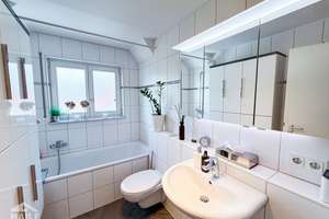 Helle Maisonette mit Dachbalkon, drei Schlafzimmern, zwei Bädern und Tiefgarage! – Im Bogert 26, 70599 Plieningen (Ortsteil), Stuttgart – Vorschaubild 9