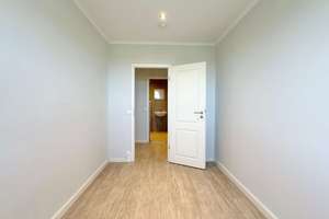 Hochwertige 3-Zi.-Wohnung mit exklusiver Einbauküche, PKW-Stellplatz und Südwestbalkon – Südring 71D, 18059 Südstadt, Rostock – Vorschaubild 12