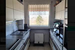 Geschmackvolle, sanierte 4-Zimmer-Wohnung mit Einbauküche in Reutlingen – Humboldtstraße 13, 72760 Reutlingen-Mitte, Reutlingen – Vorschaubild 2