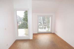 Viel Licht und Gemütlichkeit vereint! Moderne Maisonettewohnung mit Balkon in Bredeney. – Die vollständige Adresse der Immobilie erhältst du vom Anbieter., 45133 Bredeney, Essen – Vorschaubild 2