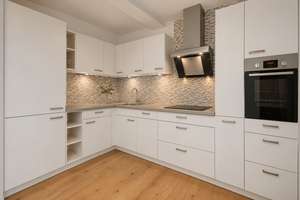 Charmante Maisonette-Altbauwohnung mit Balkon, zwei Bädern und Dielenboden – Die vollständige Adresse der Immobilie erhältst du vom Anbieter., 10245 Friedrichshain, Berlin – Vorschaubild 6