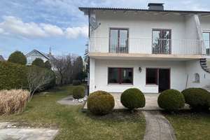 großzügige DHH mit großem Garten in ruhiger und beliebter Lage//sofort beziehbar//provisionsfrei