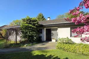 Freistehender Bungalow auf großem Grundstück in begehrter Lage – Raum, Ruhe und echte Substanz – Die vollständige Adresse der Immobilie erhältst du vom Anbieter., 51467 Hebborn, Bergisch Gladbach – Vorschaubild 2
