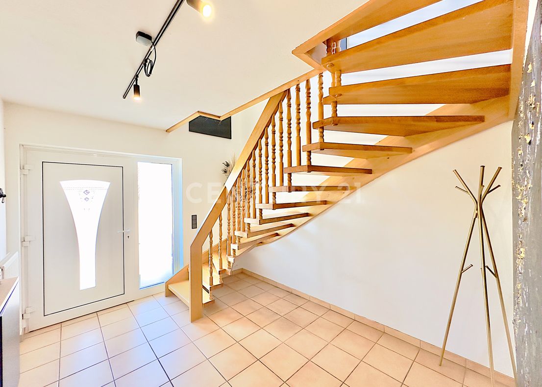 Opposite side of the entrance hall