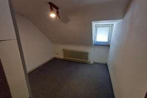 Hübsche Lage,Küchenveranda,Duschbad,EBK alt,Gartennutzung,Keller,Zuschuss neuer Boden möglich – Ypernstraße 5, 70374 Im Geiger, Stuttgart – Vorschaubild 3