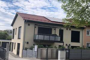 Gehobene, moderne 3-Zimmer-Wohnung mit Balkon, Einbauküche und Kellerersatzraum in Regensburg
