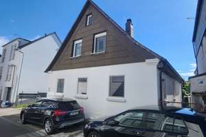 Oma's Alltagstaugliches Einfamilienhaus mit 5 Zimmern in Langenau