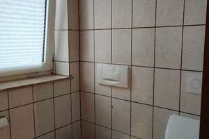 Gepflegte Wohnung im Zweifamilienhaus mit 5 Zimmern sowie Terrasse, Einbauküche und neuem Bad – Die vollständige Adresse der Immobilie erhältst du vom Anbieter., 89291 Holzheim – Vorschaubild 9