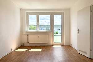 3-Zimmer-Wohnung mit Südbalkon in Rostock-Lütten Klein – Gedser Str. 5, 18107 Rostock – Vorschaubild 2