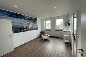 Modernisierte 1-Zimmer-Wohnung mit Einbauküche in Düsseldorf – Aachenerstr. 157, 40233 Düsseldorf – Vorschaubild 1