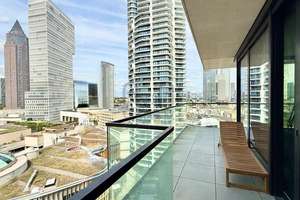 Skyline, Sonnenuntergang & Architektur mit Wow-Faktor – Wohnen im Eden Tower - 15.Etage