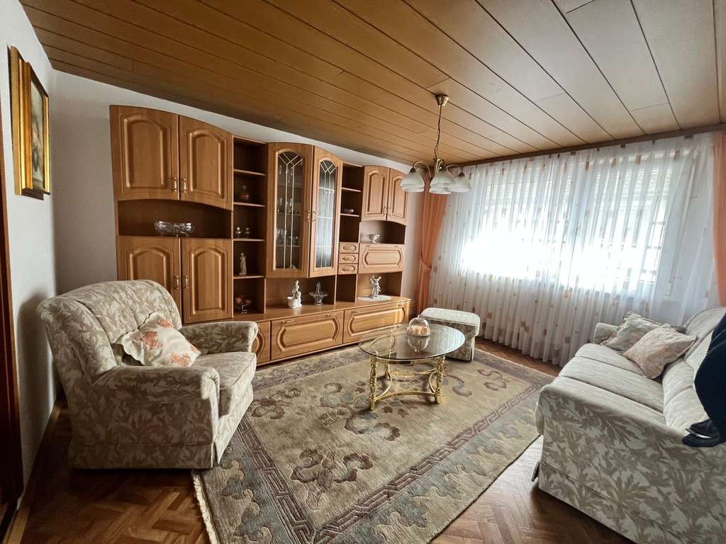 Immobilie in Willstätt - Charmantes Einfamilienhaus in ruhiger Lage mit viel Potenzial - Bild 2