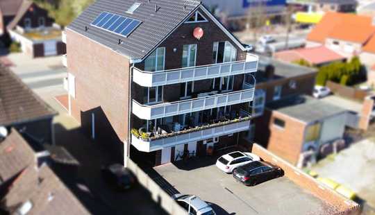 Bild von Wohnen mit Stil: Neuwertiges Mehrfamilienhaus im Zentrum von Wiesmoor