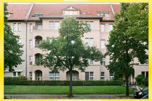 Schöne Altbauwohnung mit Flügeltüren, Dielen- und Parkettboden