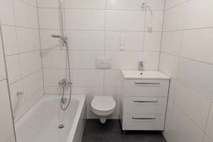 Großzügige 3 Zimmer Wohnung in zentraler Lage ab SOFORT!! – Striegauer Str. 4, 90473 Langwasser Südost, Nürnberg – Vorschaubild 3