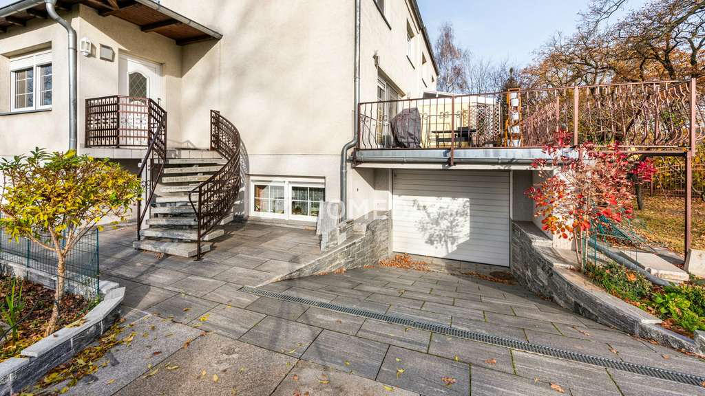 Immobilie in Paulinenaue - Kernsanierte Doppelhaushälfte mit 4 Zimmern, Keller, Tiefgarage, Nebengelass und Garten - Bild 1