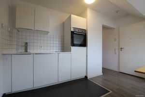 Voll Möbliert ! Gemütliche Dachgeschosswohnung mit separatem Küchenbereich und modernem Duschbad – Darmstadt – Vorschaubild 7